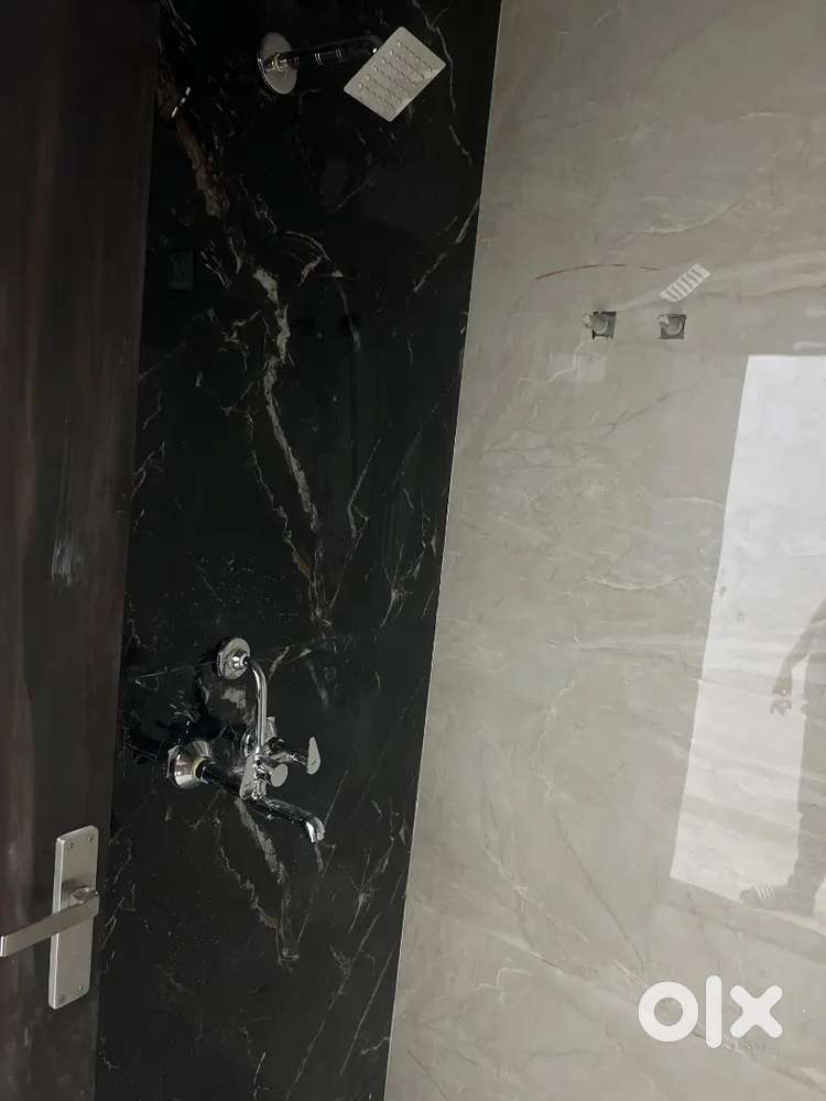 2bhk available for girls or family