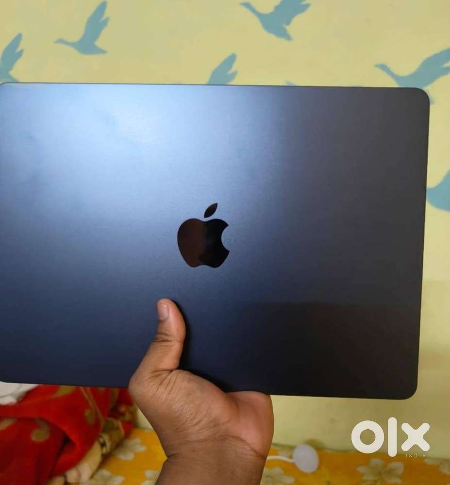 Macbook airM4 16gb ram ,256gb storage