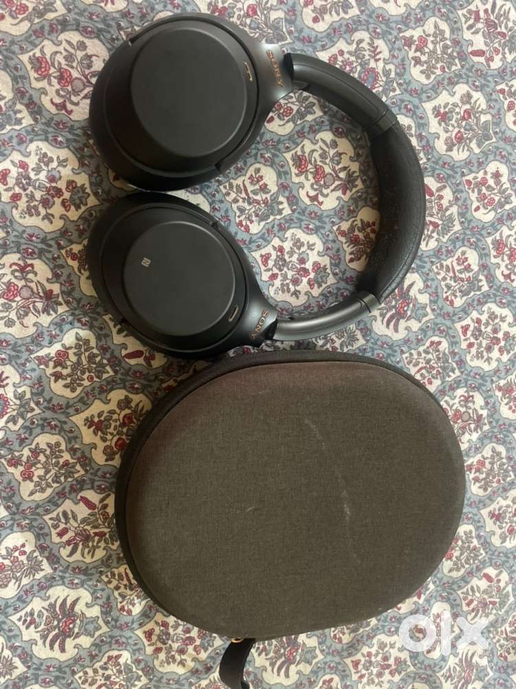 Sony WH- 1000X M3 - Premium Wireless Noise Cancellation Headphone