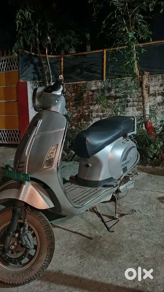 PURE EV ELECTRIC SCOOTY .At a very good condition with 90km milega