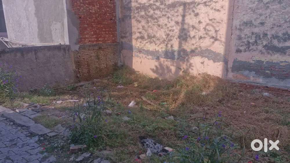 Plot for sale in good location near rapid metro station muradnager