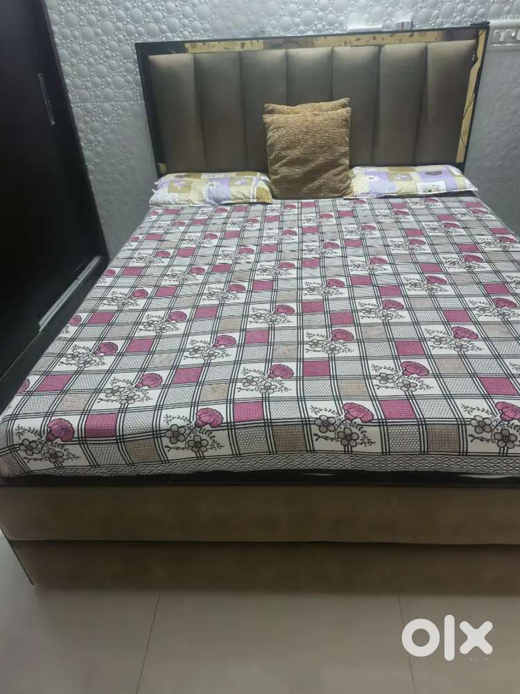 5.6 pure wooden box bed with gadla