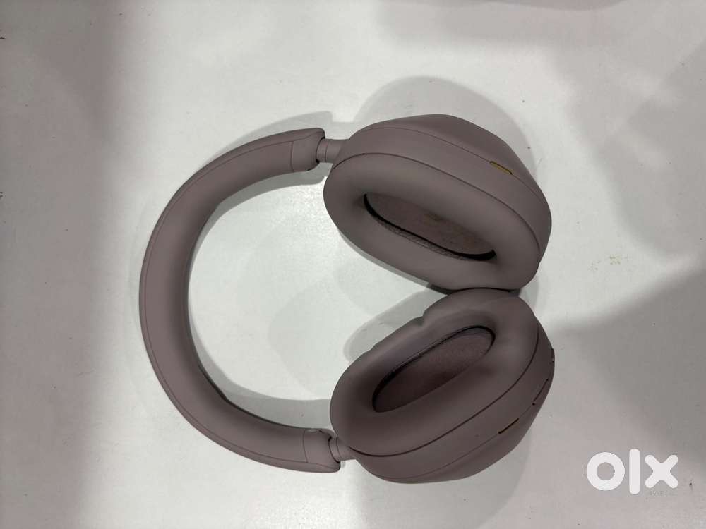 Sony WH-1000XM5 smoky pink