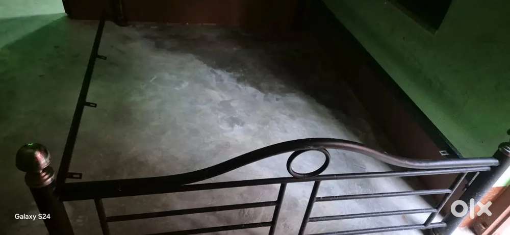 5/7 king size rod iron bed sales