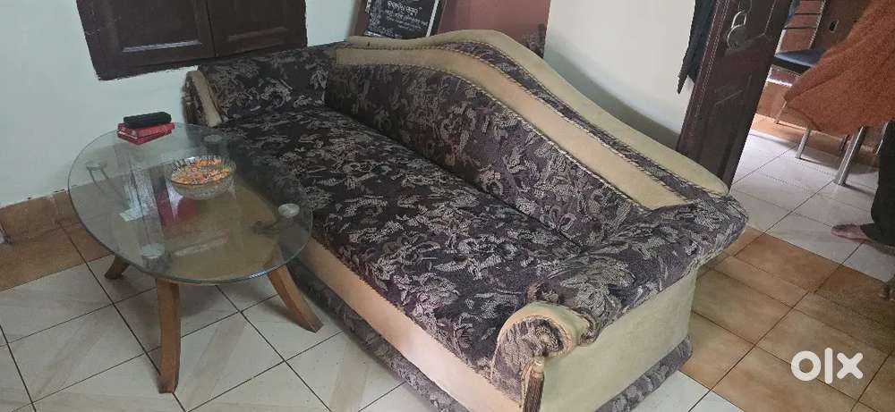 Sofa set with center table