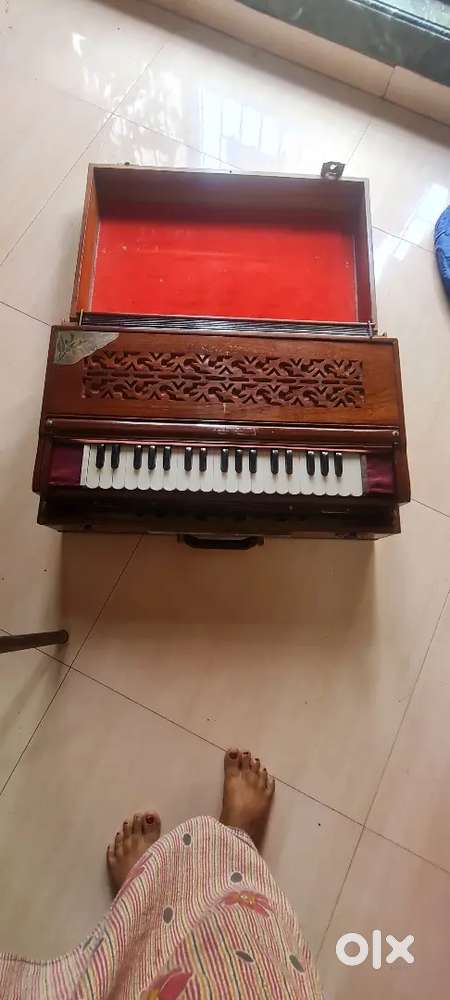 SCALE CHANGE HARMONIUM
