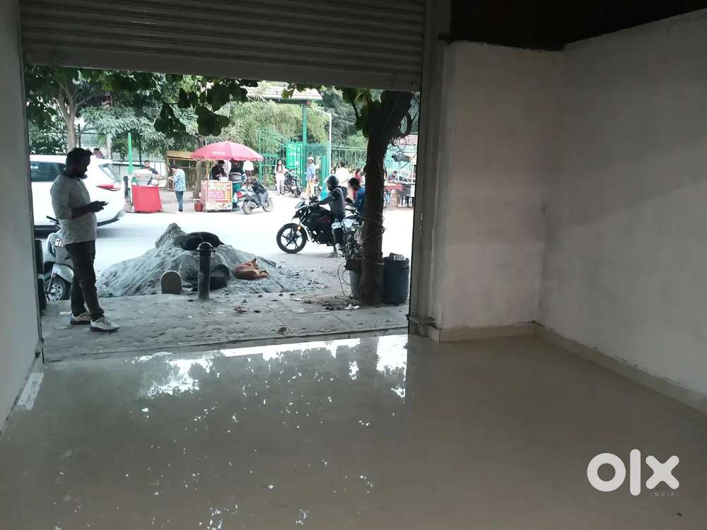 Cook for first' food like roll chowmin muglai