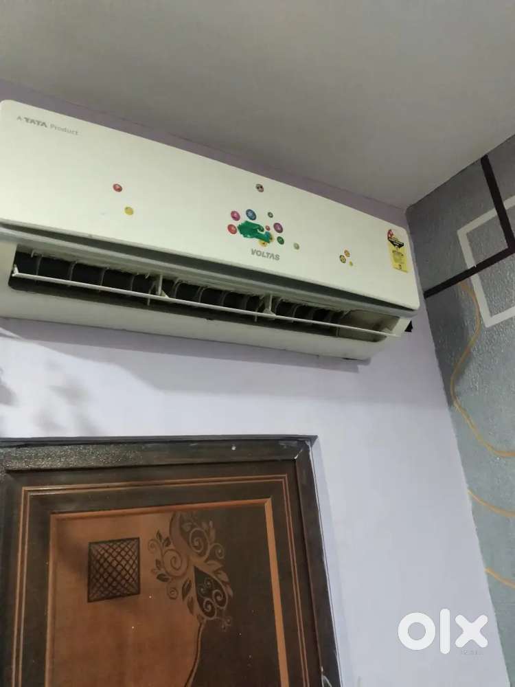 Voltas ac 1.5 ton in a working condition