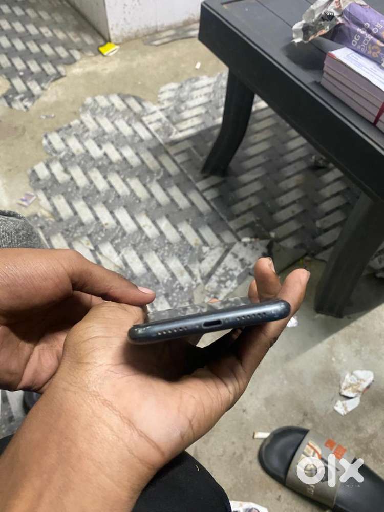 iPhone 11 all good condition  battery health 68   No exchange parts