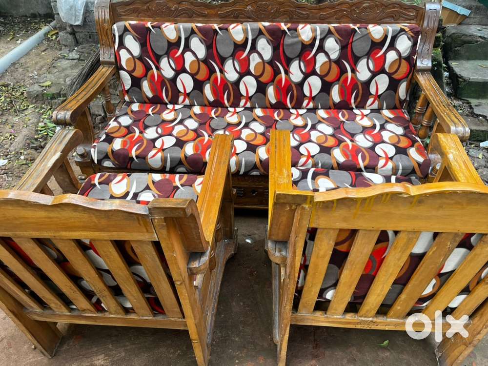 Brand New 6 Month Old Segun Wood Sofa Set