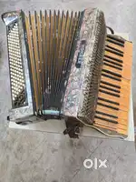 SELL FOR ANTIC LOVERS THE VINTAGE HOHNER TANGO IV ACCORDION