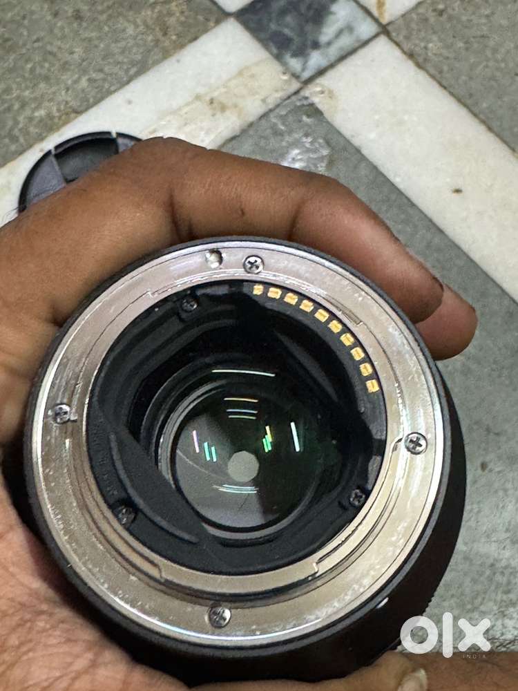 Sony 85mm 1.8 lens