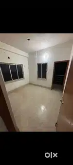2 bhk flat rent, market 7min walking distance, airport 1.5 km
