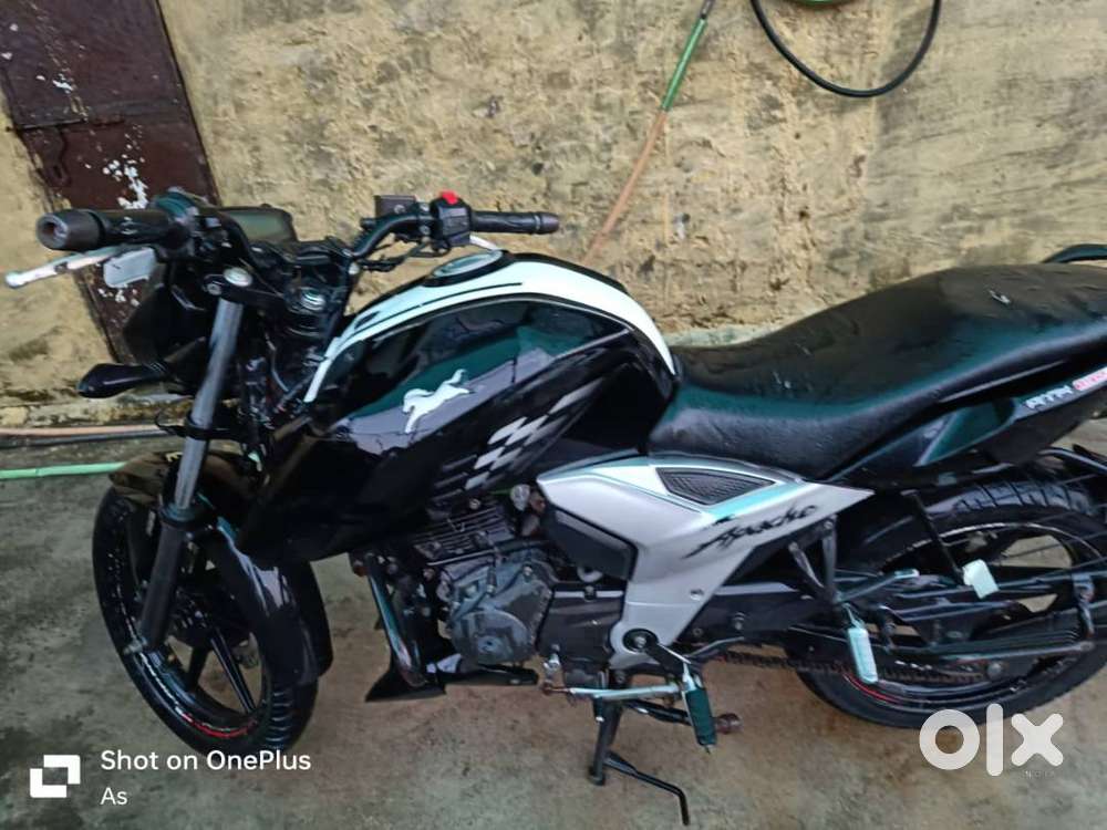 TVS APACHE RTR 160 4V
