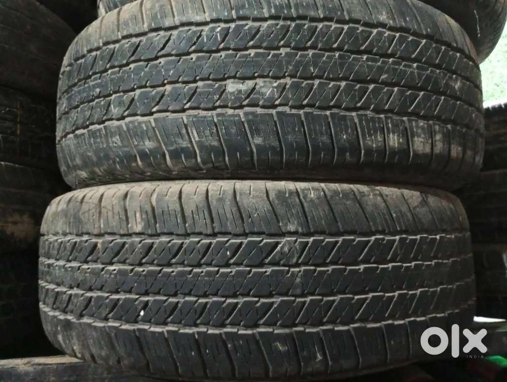 265/60/18 Bridgestone tyre best condition