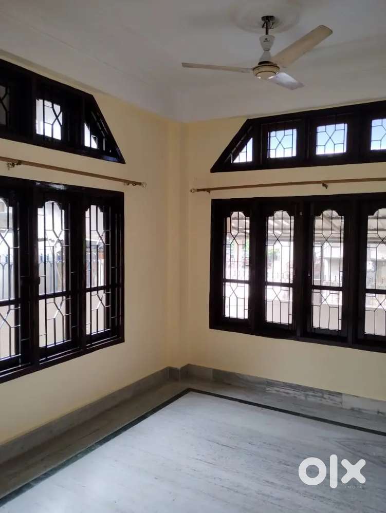 Independent 2bhk House with Cover car parking for rent Near DC office