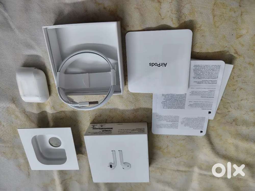 AirPod 2nd Gen+Apple Adapter 20watt(Only 1year 5months Old)