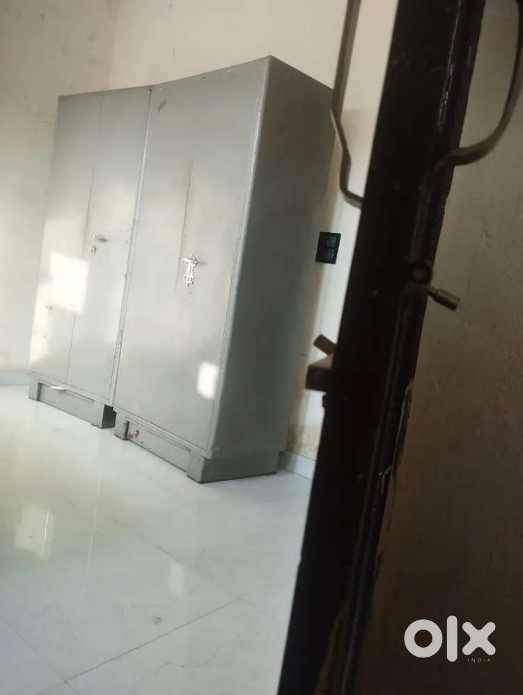 Appartement + Shop  for rent with 2 rooms  kitchen and toilet