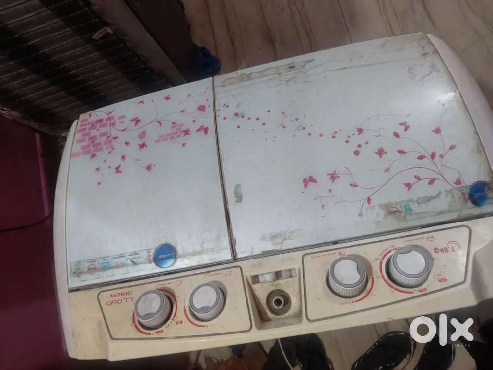 .. कंपनी का नाम लॉयड ह    ड्राई और वॉशिंग डोनो अच्छा काम कर रहा है