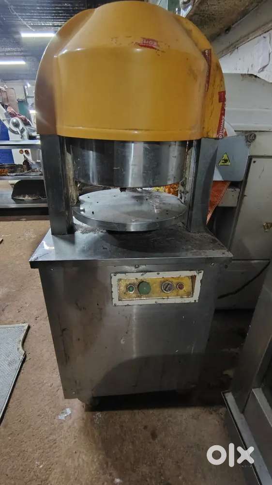 Dough divier