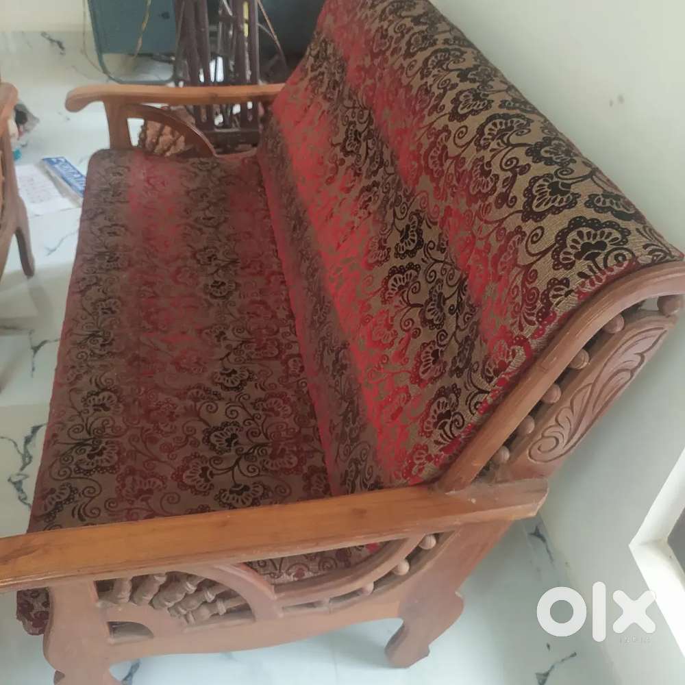 തേക്കിൻ തടിയിലെ Sofa Set