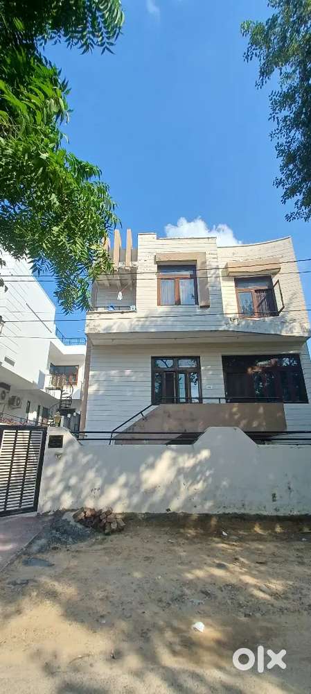 Girls PG / Room in Jagatpura near SKIT, Gyan vihar,Bombay Hospital,JNU