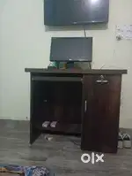 Computer table