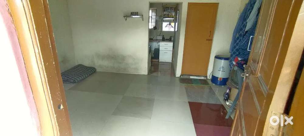 Room rent advance 3000 monthly 1500 girl only immediately