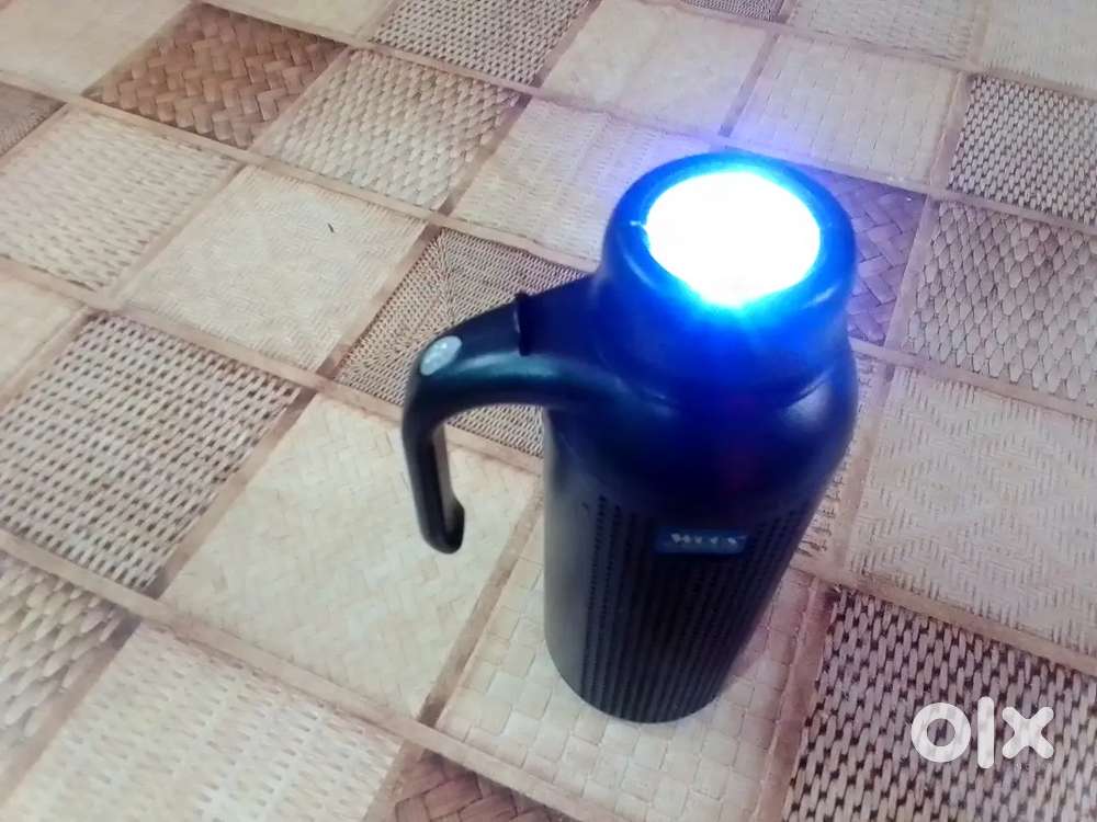 Two in one blue tooth speaker