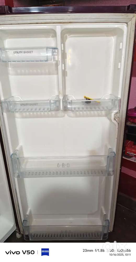 LG fridge  190 litre