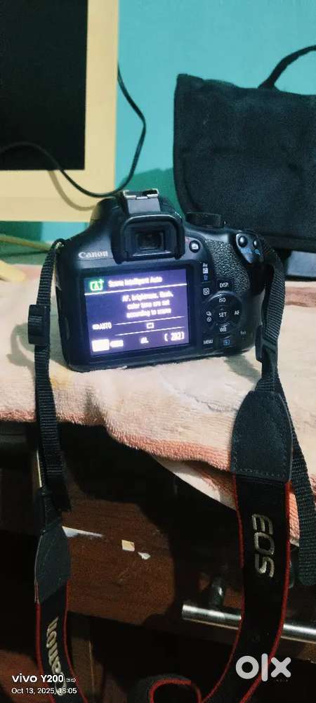 Canon  EOS 1300D