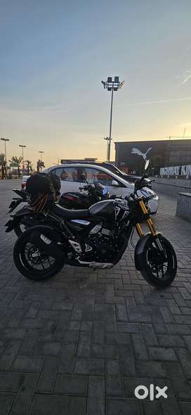 Triumph speed 400