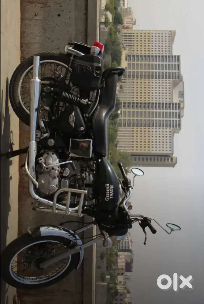 Royal Enfield (Bullet) 350 black colour