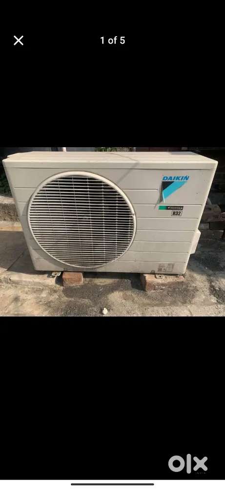 Daikin 1.5 ton AC 3 star inverter model 2024