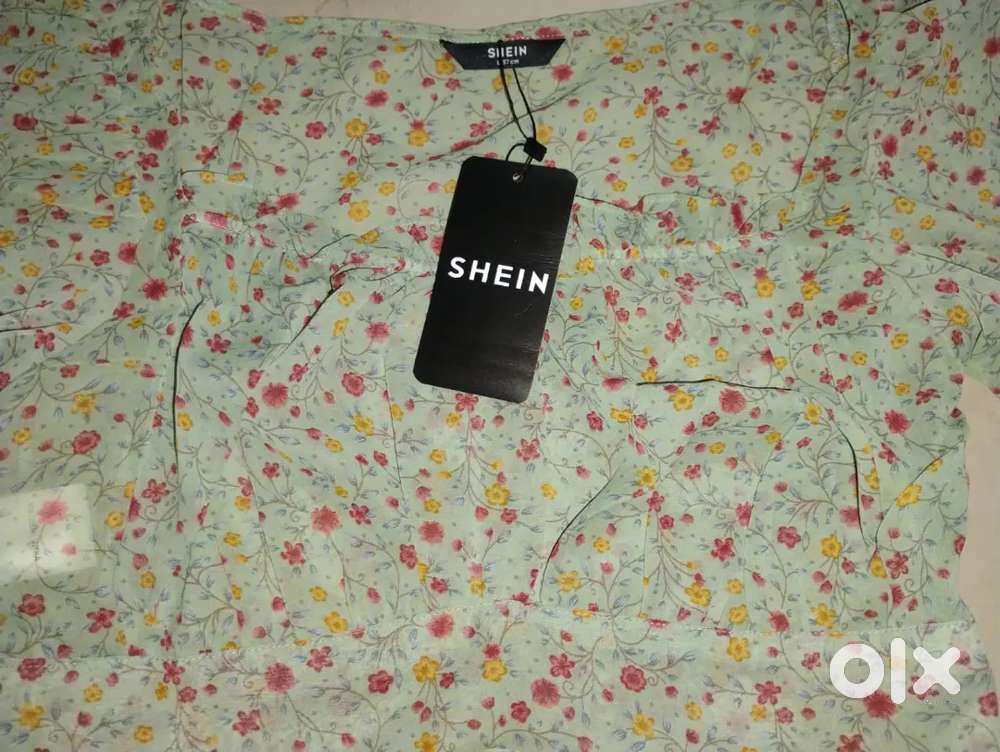 Shein ruffle sleeves crop top