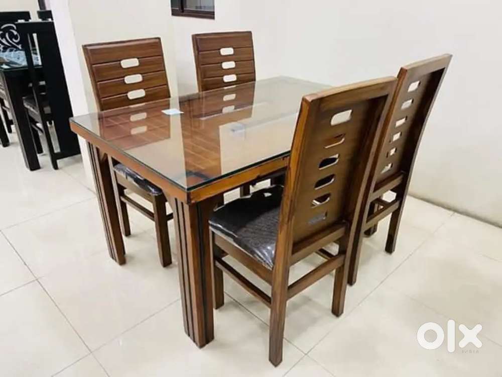 Dinning table 4 chairs Affordable price in Starf Furniture