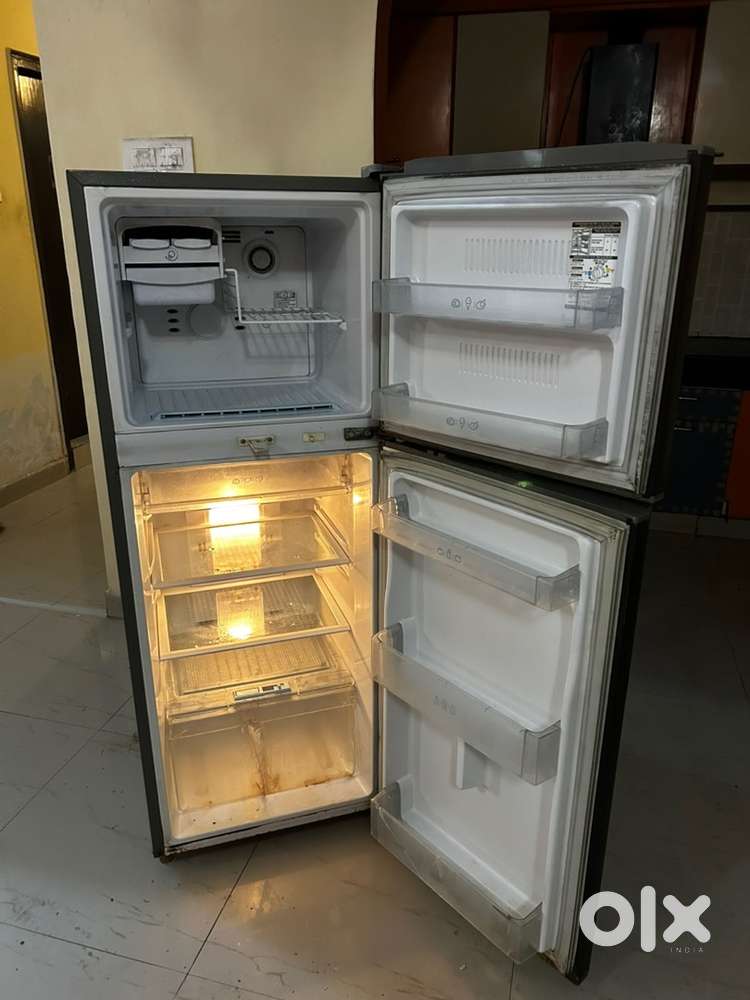 LG Refrigerator – 240L (Frost Free) – Excellent Condition