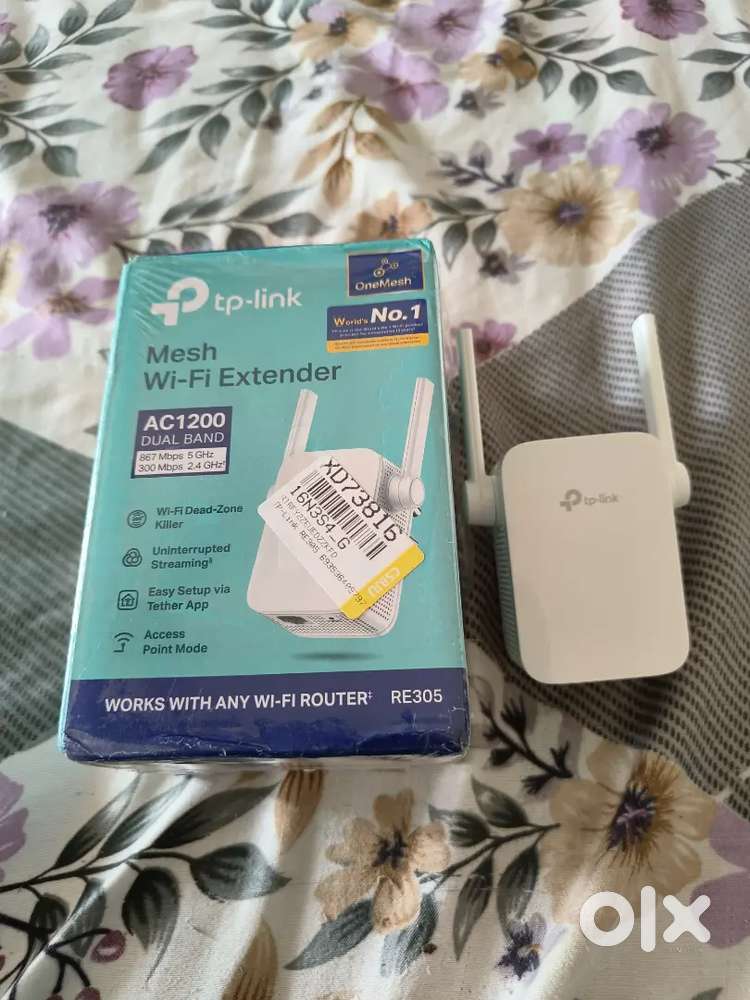 Ptp-link wifi extender light used with box
