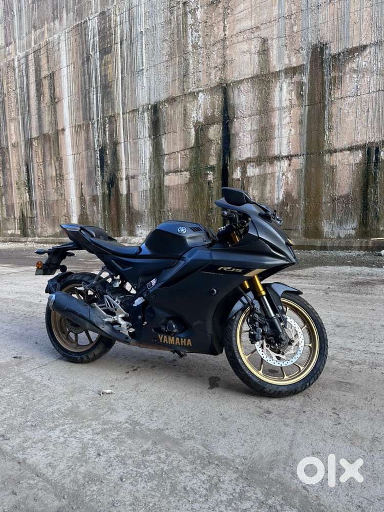 R15 Black Colour Golden macwheel