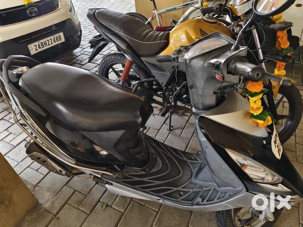 TVS Scooty Streak