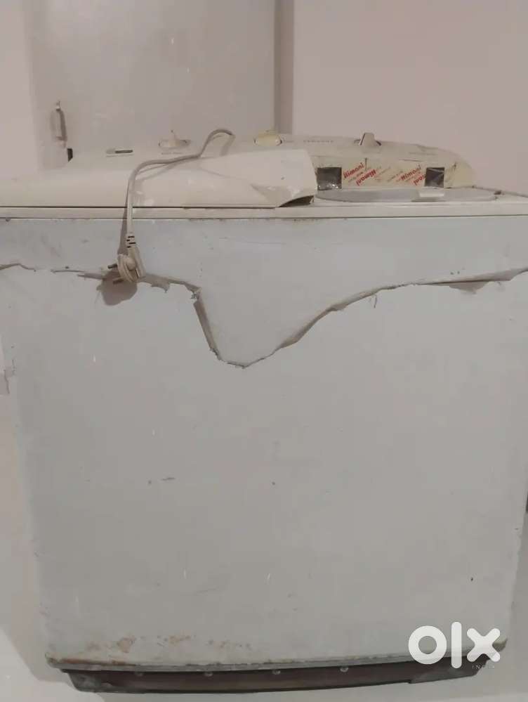 Samsung semi automatic washing machine