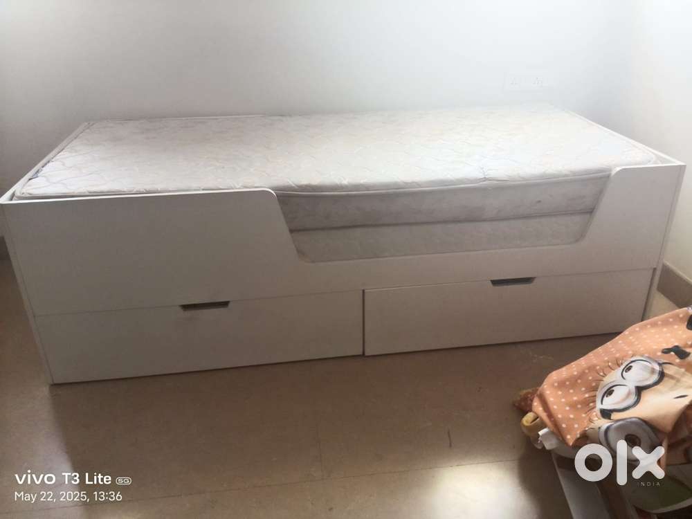 Single bed of Boinng brand