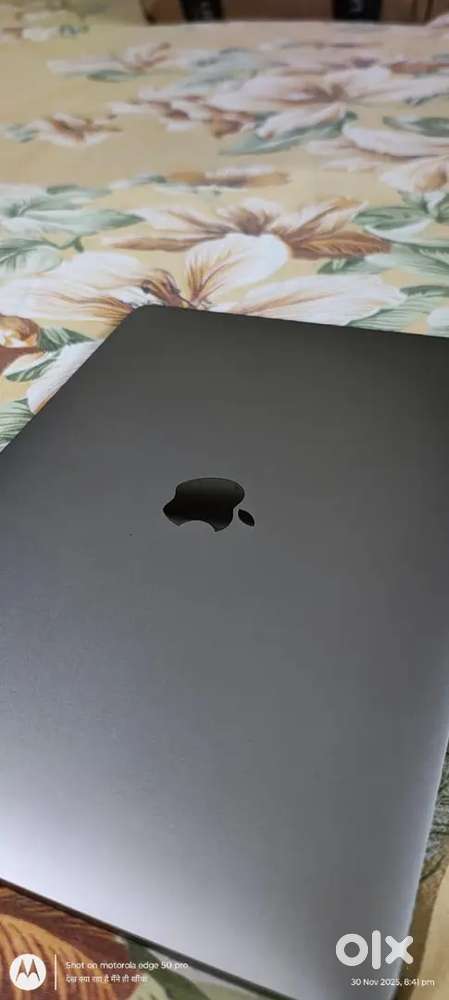 Macbook pro 13.3 inch  i5 16gb ram 512hardisc