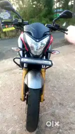 bajaj NS 200