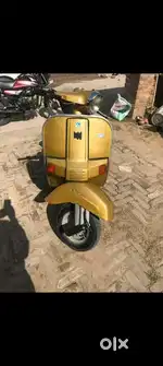 Scooter bajaj chetak new condition modified