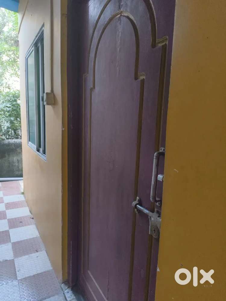 Single room rent for small family