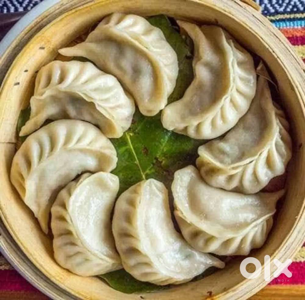 Momos banane wala staff chahiye