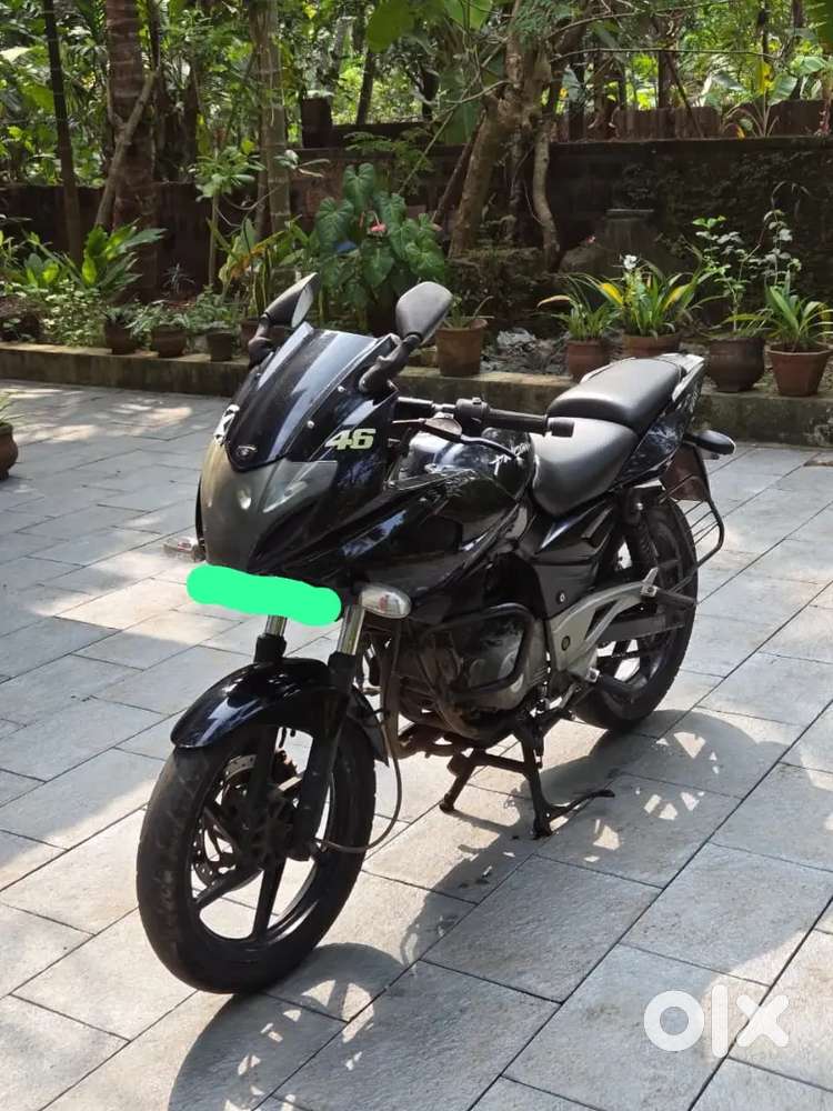 Bajaj 220 F