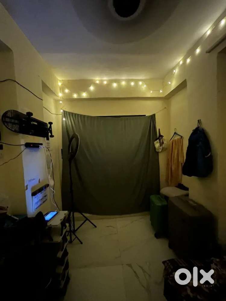5500 1bhk looking for roommates in andheri west versova village