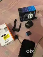 GOPRO 8(with 2 battery)+ extra assoceries
